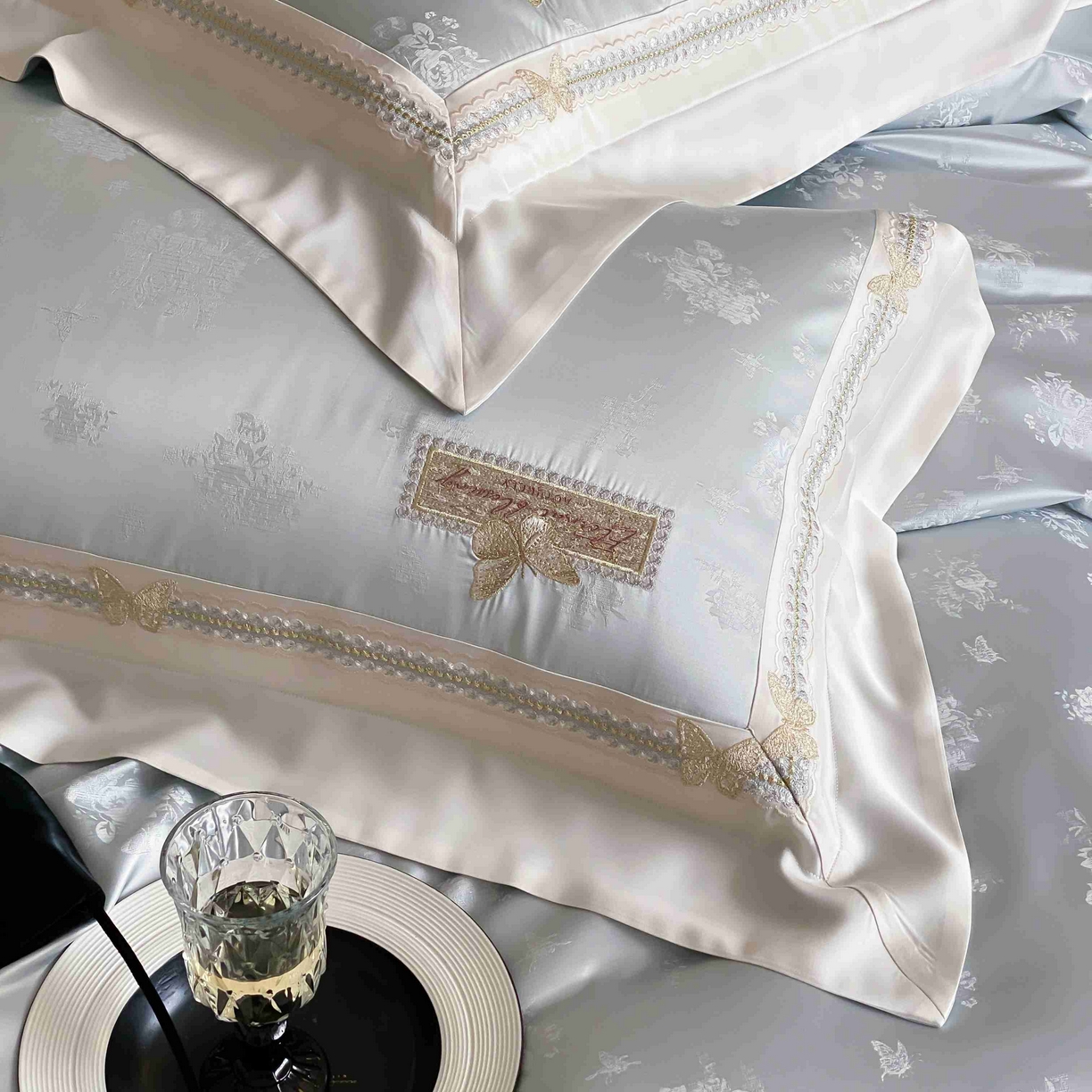 91家纺网 家纺一手货源 找家纺 （总）太古汇家居 2025新款天丝高精密提花+绣花“花间蝶影”系列四件套