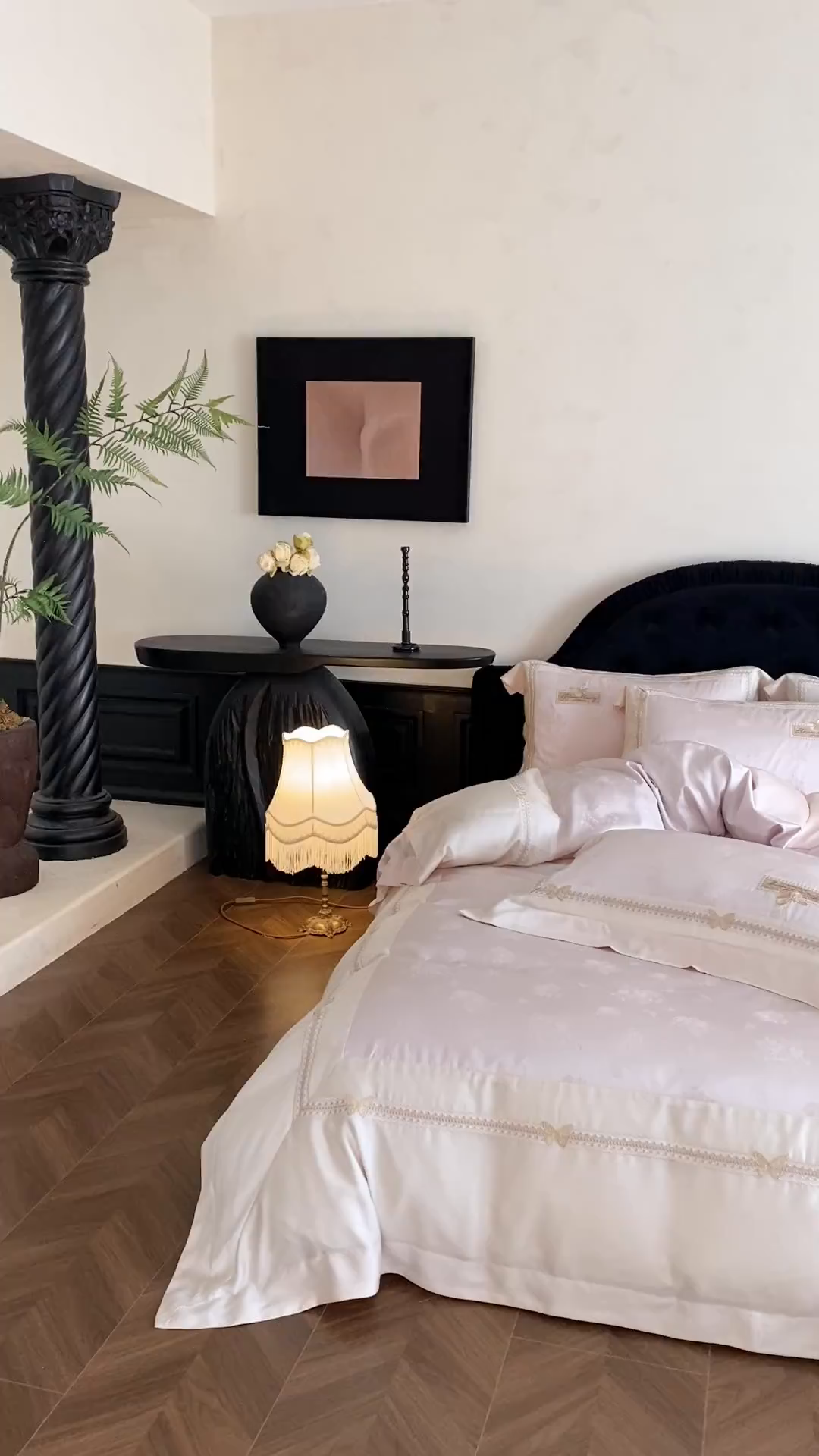 91家纺网 家纺一手货源 找家纺 太古汇家居 2025新款天丝高精密提花+绣花“花间蝶影”系列四件套 花间蝶影-粉色