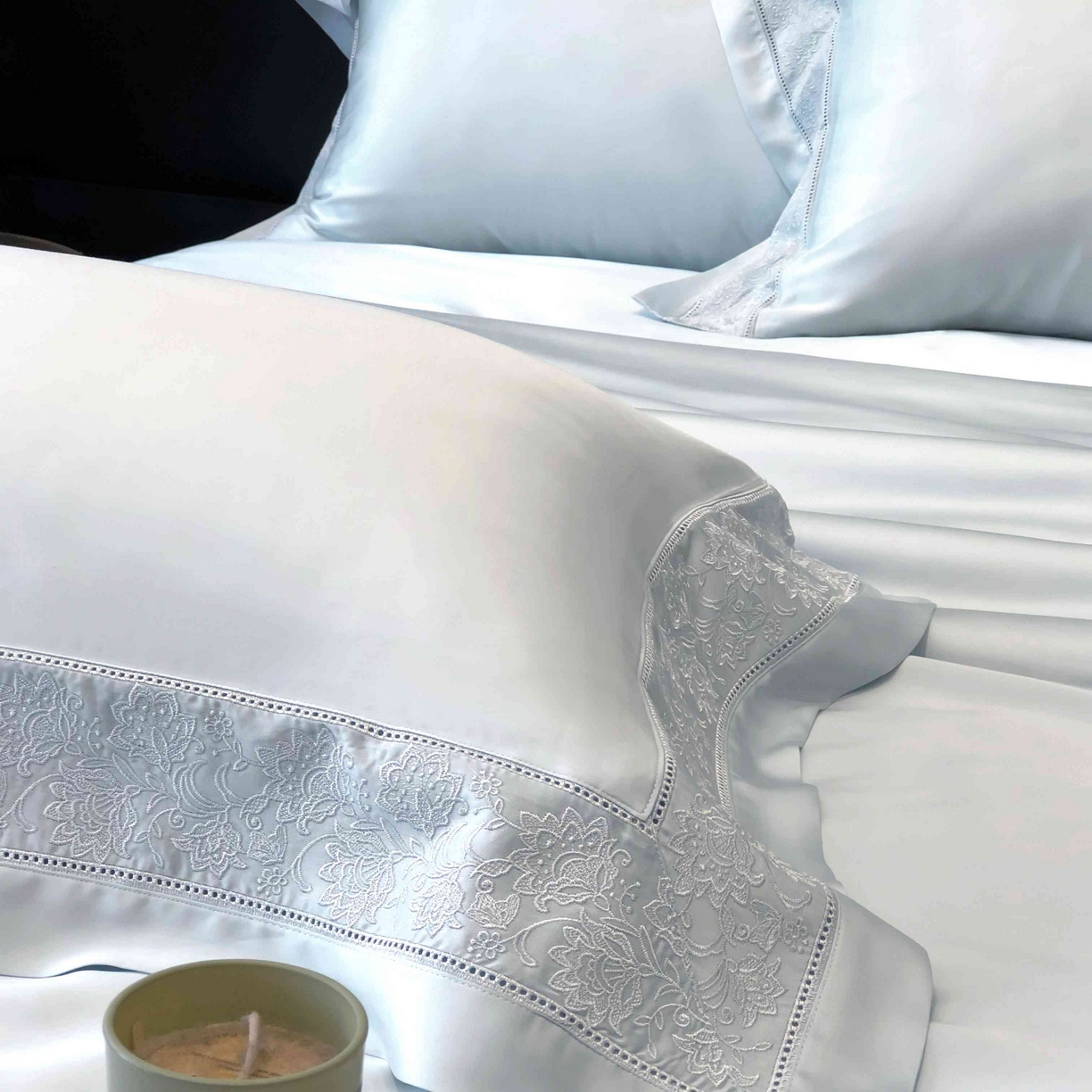 91家纺网 家纺一手货源 找家纺 太古汇家居 2025新款天丝镂空夏被“芙蕾特”系列 芙蕾特-水蓝