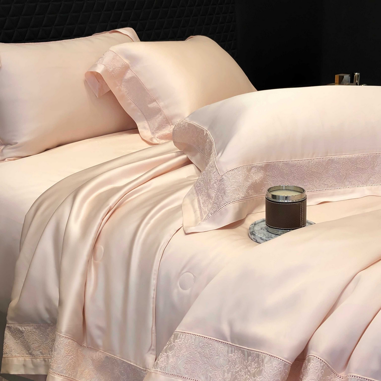 91家纺网 家纺一手货源 找家纺 太古汇家居 2025新款天丝镂空夏被“芙蕾特”系列 芙蕾特-玉粉