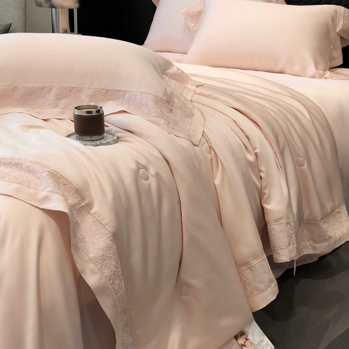 91家纺网 家纺一手货源 找家纺 太古汇家居 2025新款天丝镂空夏被“芙蕾特”系列 芙蕾特-玉粉