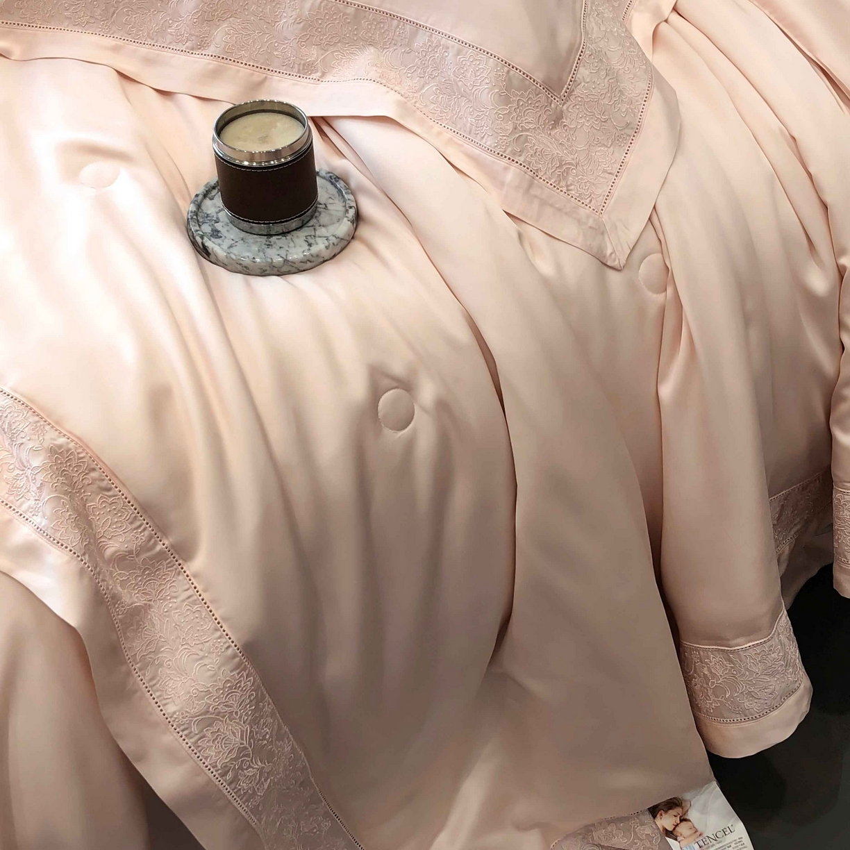 91家纺网 家纺一手货源 找家纺 太古汇家居 2025新款天丝镂空夏被“芙蕾特”系列 芙蕾特-玉粉