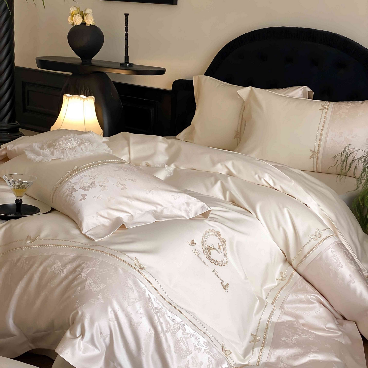 91家纺网 家纺一手货源 找家纺 太古汇家居 2025新款长绒棉高精密提花+绣花四件套“星辰梦蝶”系列 香槟色