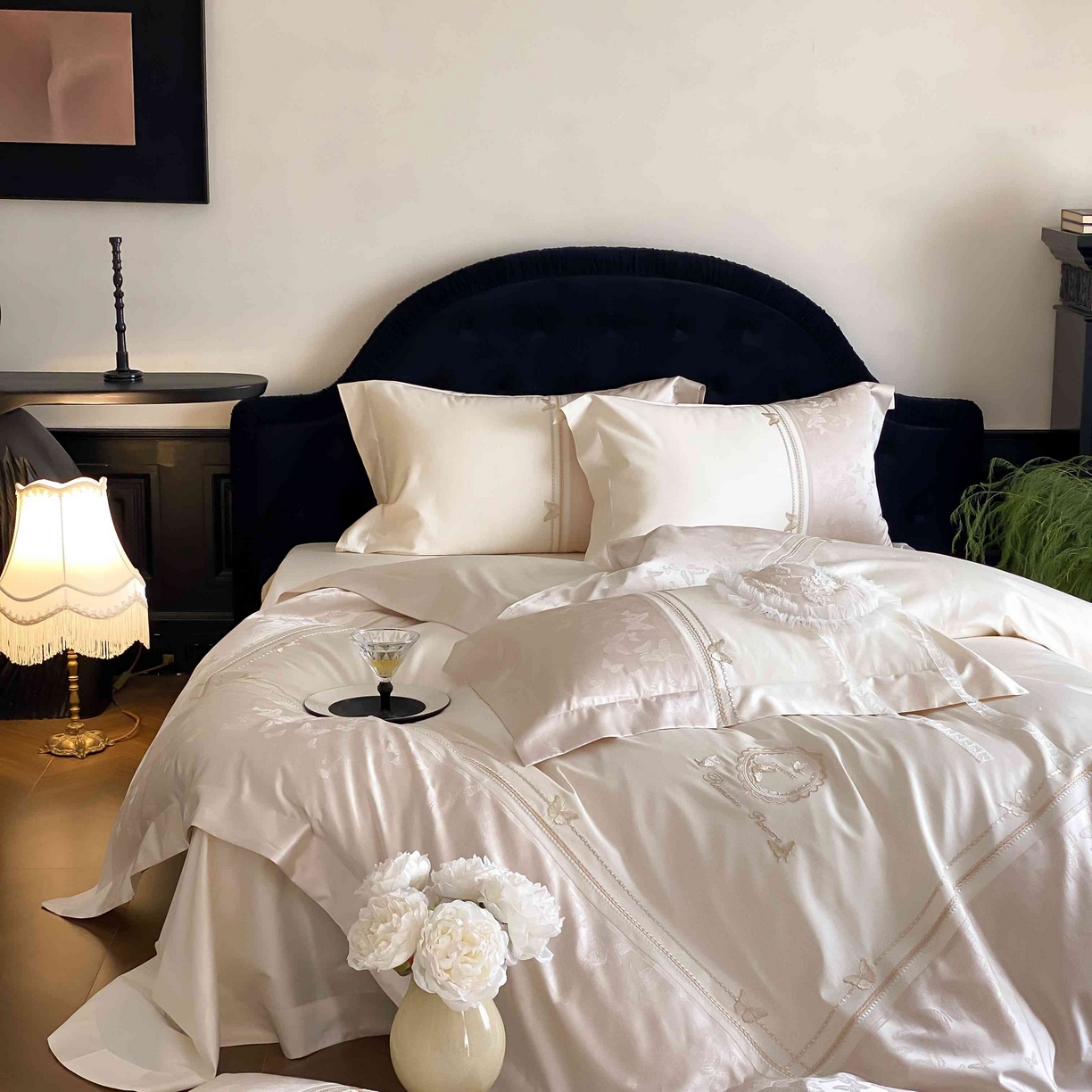 91家纺网 家纺一手货源 找家纺 太古汇家居 2025新款长绒棉高精密提花+绣花四件套“星辰梦蝶”系列 香槟色