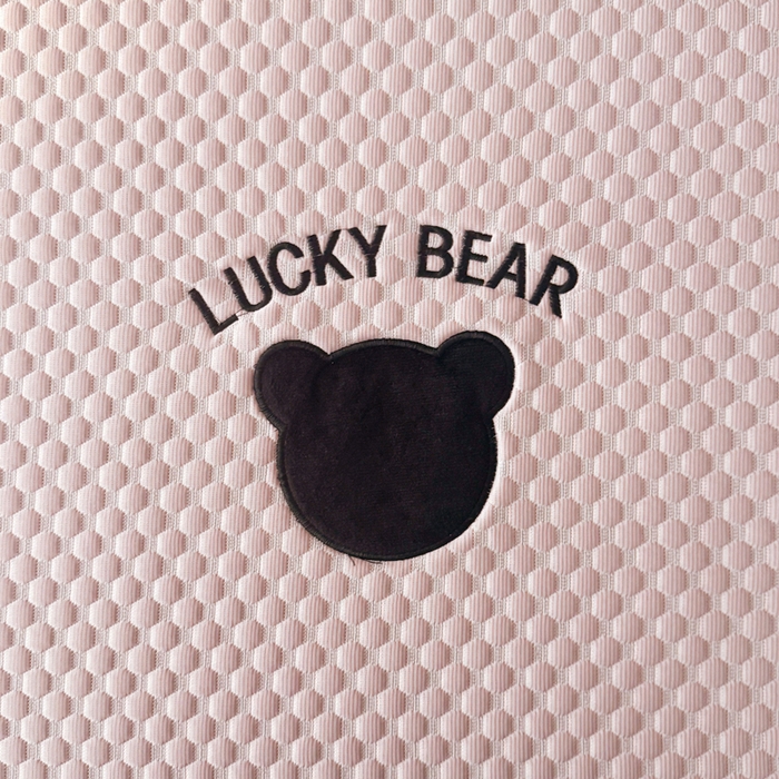 91家纺网 家纺一手货源 找家纺 梵朴 2025新款直播贴布刺绣凉感凉豆豆凉席席子三件套空调软席-幸运熊系列 幸运熊-粉