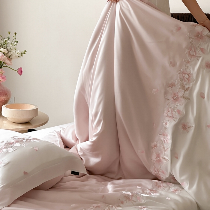 91家纺网 家纺一手货源 找家纺 （总）佳汐蓝2025新款60兰精天丝+绣花 花沐语四件套券后不低于398元/418