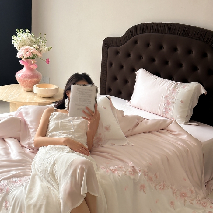 91家纺网 家纺一手货源 找家纺 （总）佳汐蓝2025新款60兰精天丝+绣花 花沐语四件套券后不低于398元/418