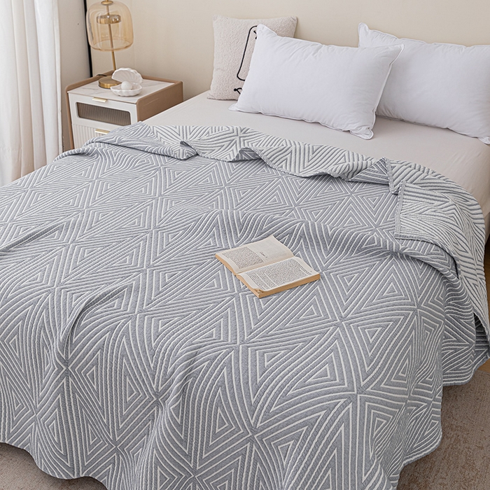 91家纺网 家纺一手货源 找家纺 卡奥家纺 2025新款水洗全棉四层纱盖毯毛巾被夏凉被  时光-灰