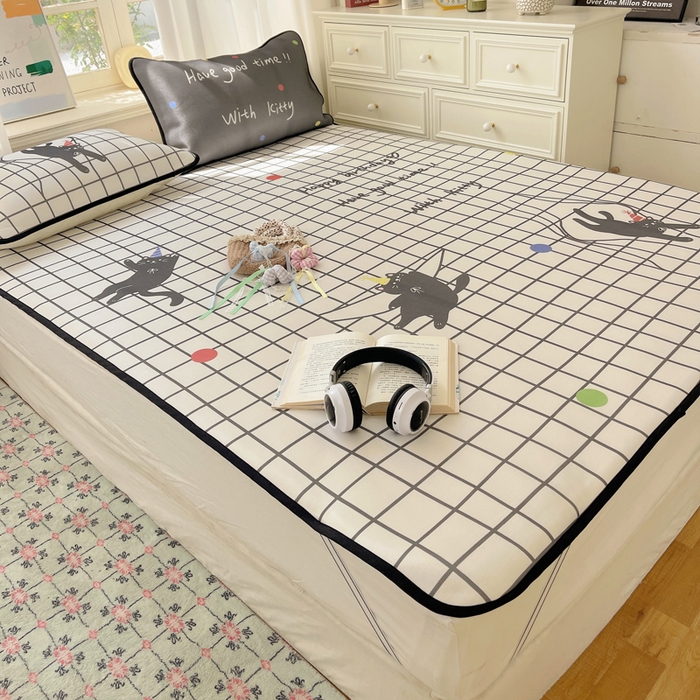 91家纺网 家纺一手货源 找家纺 顾里家纺 2025新款韩式Chic风冰感牛奶丝软席席子 会员➖5元 捕梦黑猫