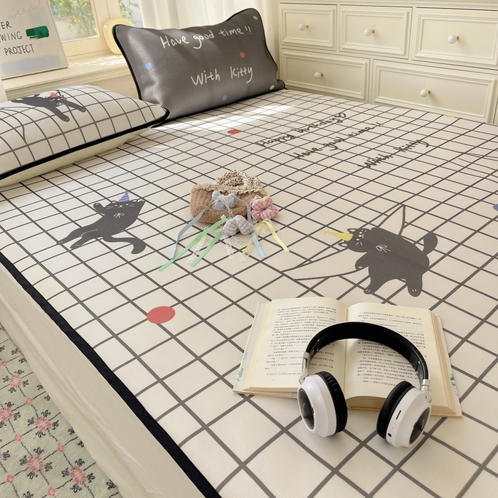 91家纺网 家纺一手货源 找家纺 顾里家纺 2025新款韩式Chic风冰感牛奶丝软席席子 会员➖5元 捕梦黑猫