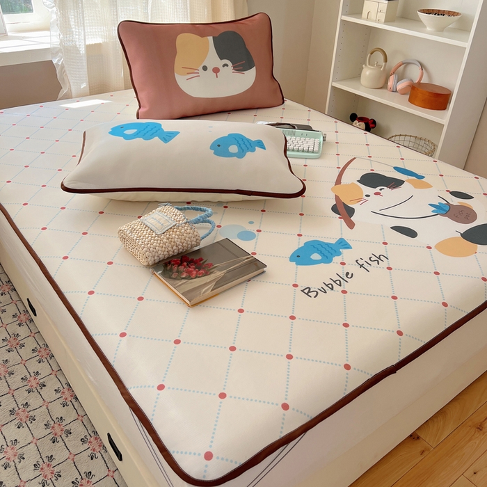 91家纺网 家纺一手货源 找家纺 顾里家纺 2025新款韩式Chic风冰感牛奶丝软席席子 会员➖5元 钓鱼小猫