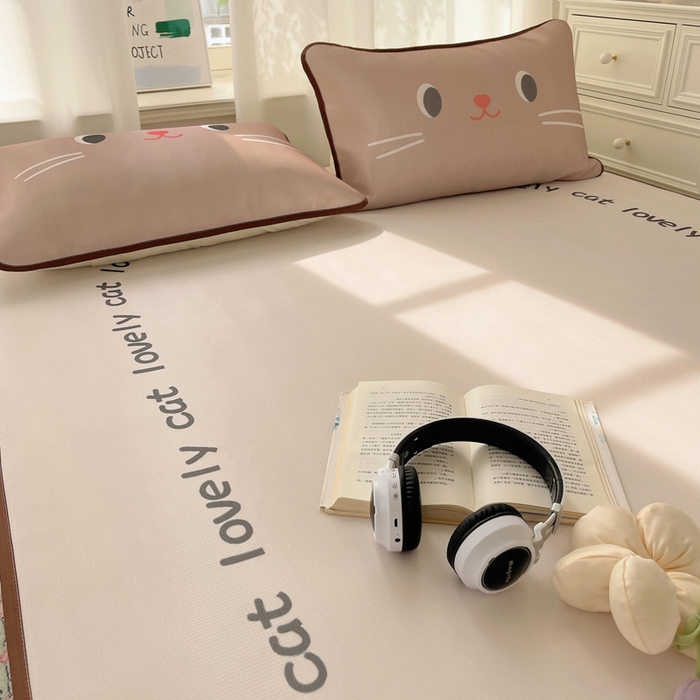 91家纺网 家纺一手货源 找家纺 顾里家纺 2025新款韩式Chic风冰感牛奶丝软席席子 会员➖5元 画师小猫