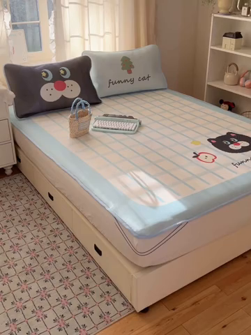 91家纺网 家纺一手货源 找家纺 顾里家纺 2025新款韩式Chic风冰感牛奶丝软席席子 会员➖5元 蓝格黑猫