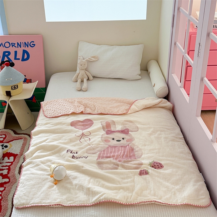 91家纺网 家纺一手货源 找家纺 暖生活 2025新款全棉纯棉皱皱纱大版多功能豆豆被夏被夏凉被空调被 小兔宝宝