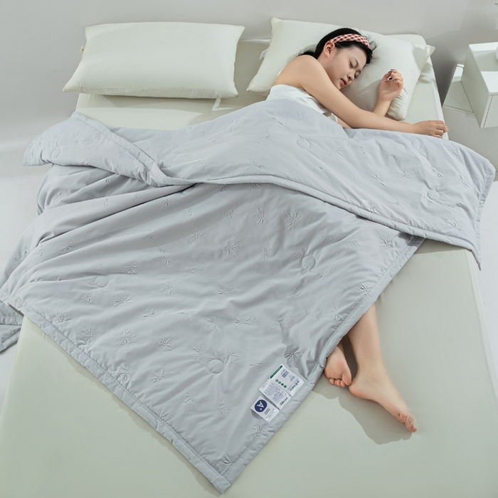 91家纺网 家纺一手货源 找家纺 宝宝纱2025新款5D压花针织水洗棉夏被 小半浅灰