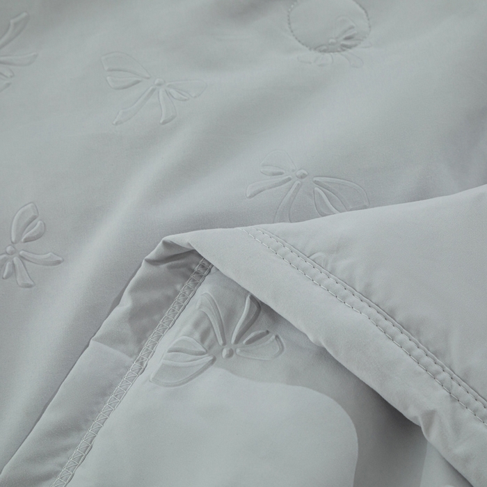 91家纺网 家纺一手货源 找家纺 宝宝纱2025新款5D压花针织水洗棉夏被 小半浅灰