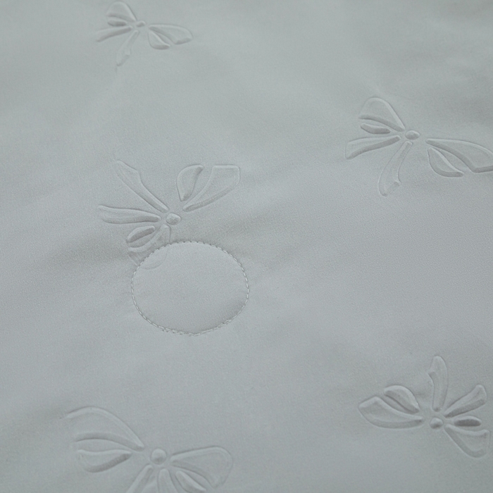 91家纺网 家纺一手货源 找家纺 宝宝纱2025新款5D压花针织水洗棉夏被 小半浅灰