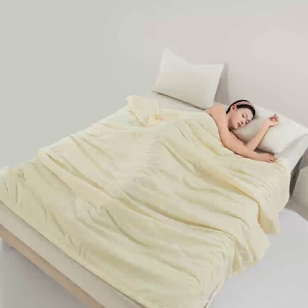 91家纺网 家纺一手货源 找家纺 宝宝纱2025新款5D压花针织水洗棉夏被 时予奶白