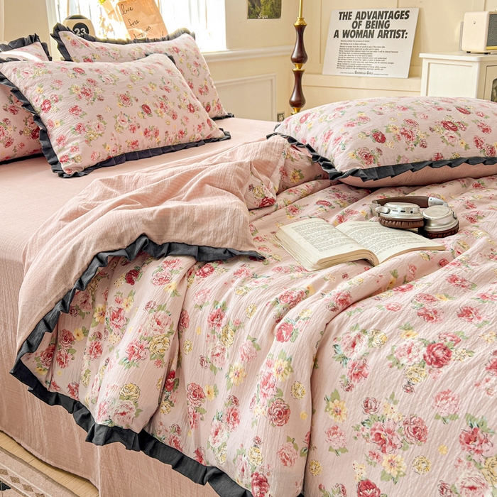 91家纺网 家纺一手货源 找家纺 一比一2025新款赫本风四件套 赫本风-玫瑰花园粉