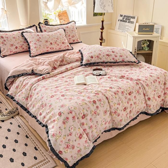 91家纺网 家纺一手货源 找家纺 一比一2025新款赫本风四件套 赫本风-玫瑰花园粉