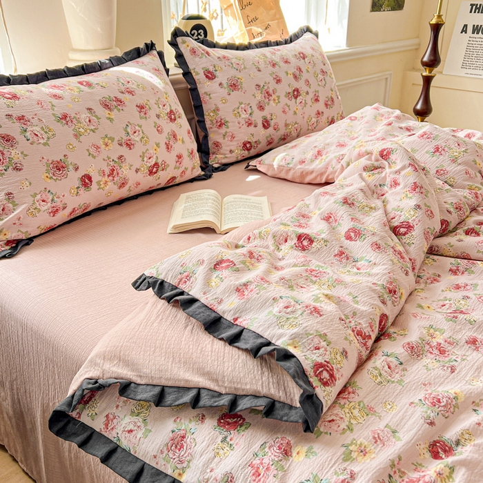 91家纺网 家纺一手货源 找家纺 一比一2025新款赫本风四件套 赫本风-玫瑰花园粉