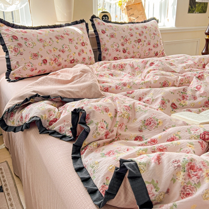 91家纺网 家纺一手货源 找家纺 一比一2025新款赫本风四件套 赫本风-玫瑰花园粉