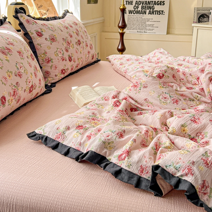 91家纺网 家纺一手货源 找家纺 一比一2025新款赫本风四件套 赫本风-玫瑰花园粉