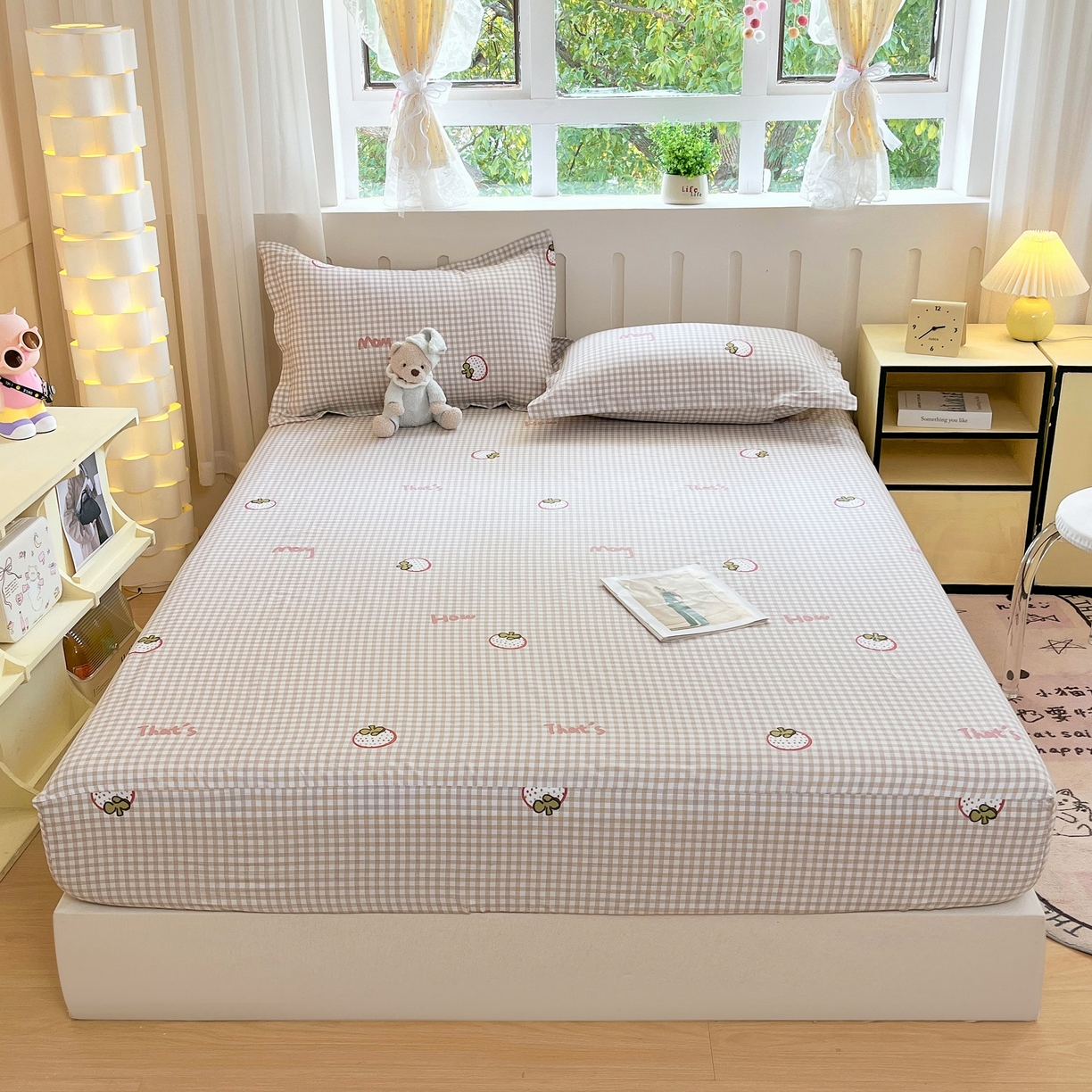 91家纺网 家纺一手货源 找家纺 大吉 2025新款全棉印花床笠 小莓好