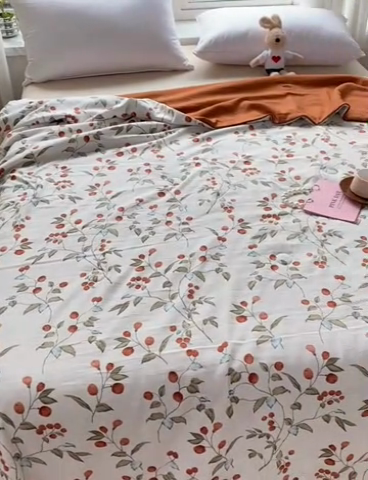 91家纺网 家纺一手货源 找家纺 畅畅家纺 2025新款A类水洗棉麻双层纱夏被四件套 红豆