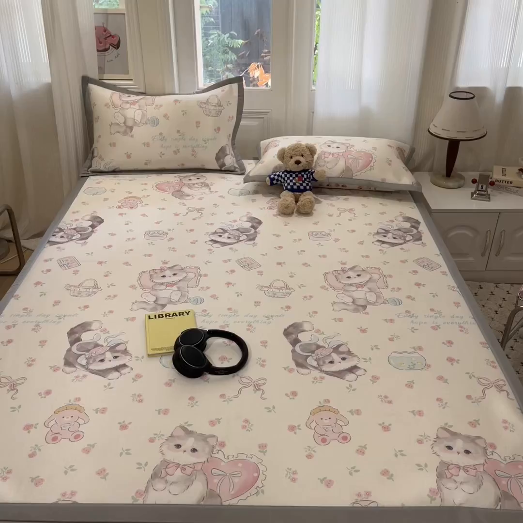 91家纺网 家纺一手货源 找家纺 （总）慕澄家纺 2025新款小清新萌宠系列碳光冰丝凉席