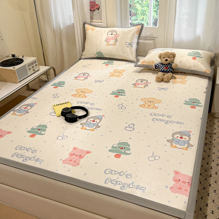 91家纺网 家纺一手货源 找家纺 慕澄家纺 2025新款小清新萌宠系列碳光冰丝凉席 宠宠企鹅