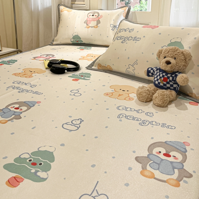 91家纺网 家纺一手货源 找家纺 慕澄家纺 2025新款小清新萌宠系列碳光冰丝凉席 宠宠企鹅