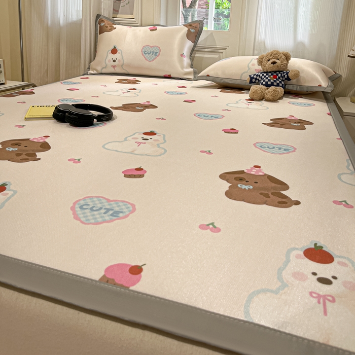 91家纺网 家纺一手货源 找家纺 慕澄家纺 2025新款小清新萌宠系列碳光冰丝凉席 蛋糕甜心犬