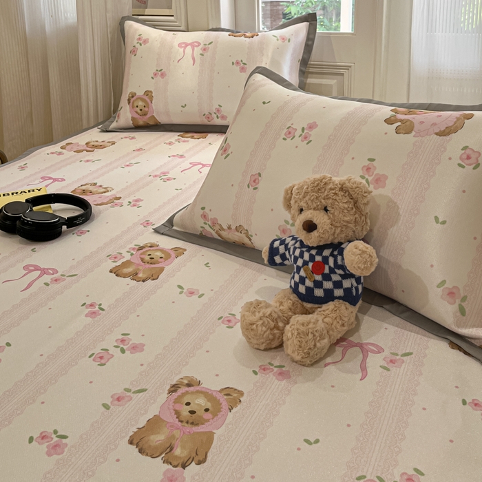 91家纺网 家纺一手货源 找家纺 慕澄家纺 2025新款小清新萌宠系列碳光冰丝凉席 花花小奶犬