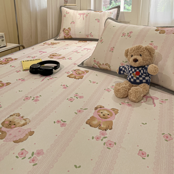 91家纺网 家纺一手货源 找家纺 慕澄家纺 2025新款小清新萌宠系列碳光冰丝凉席 花花小奶犬