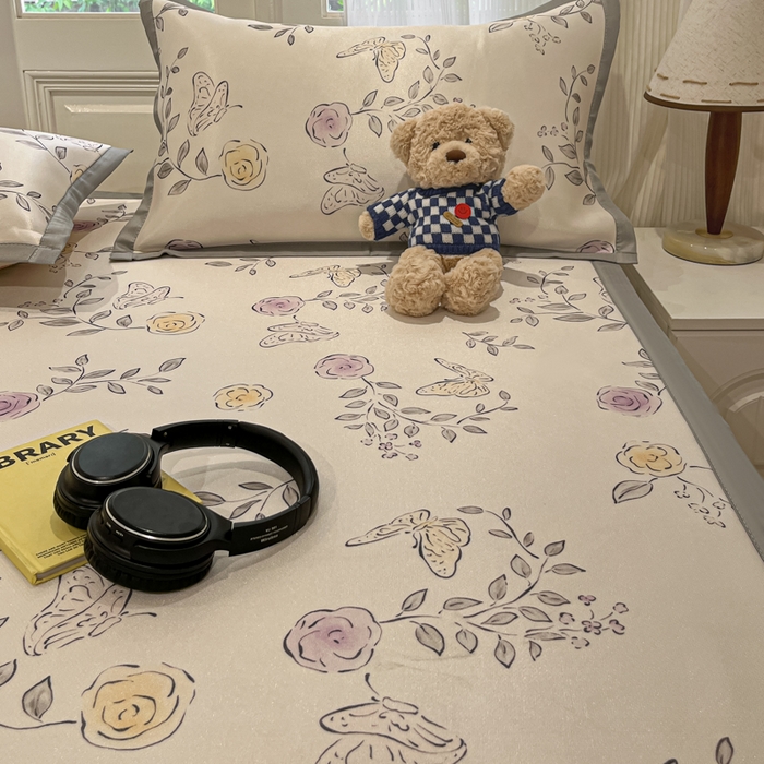 91家纺网 家纺一手货源 找家纺 慕澄家纺 2025新款小清新萌宠系列碳光冰丝凉席 花间