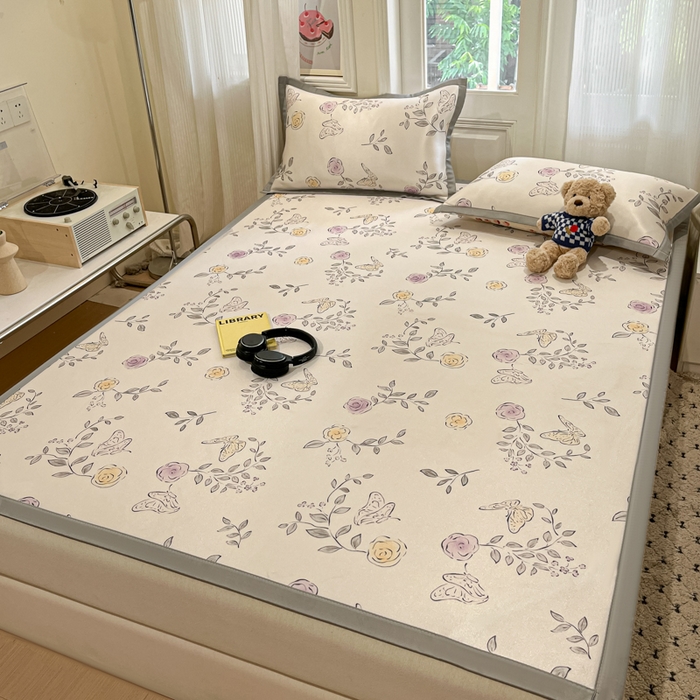 91家纺网 家纺一手货源 找家纺 慕澄家纺 2025新款小清新萌宠系列碳光冰丝凉席 花间