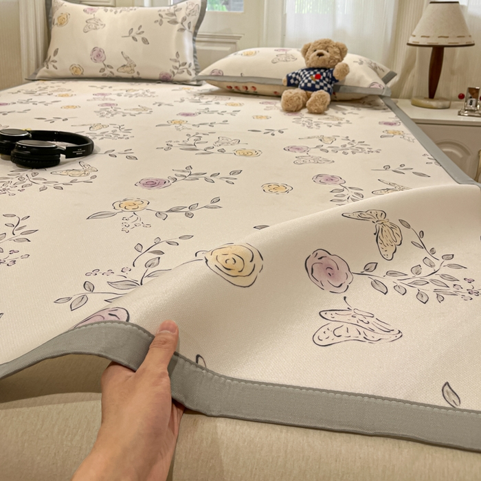 91家纺网 家纺一手货源 找家纺 慕澄家纺 2025新款小清新萌宠系列碳光冰丝凉席 花间