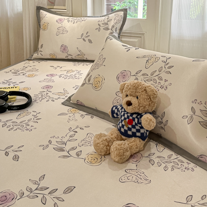 91家纺网 家纺一手货源 找家纺 慕澄家纺 2025新款小清新萌宠系列碳光冰丝凉席 花间