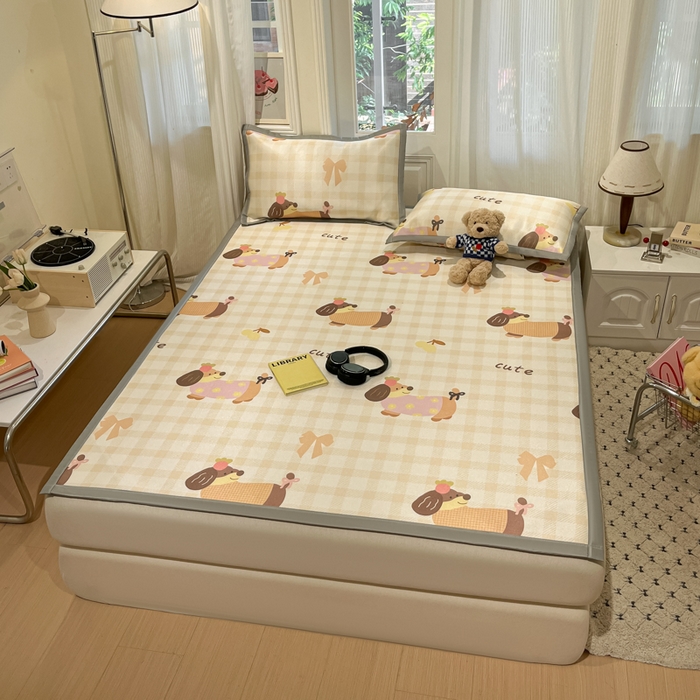 91家纺网 家纺一手货源 找家纺 慕澄家纺 2025新款小清新萌宠系列碳光冰丝凉席 欢乐犬