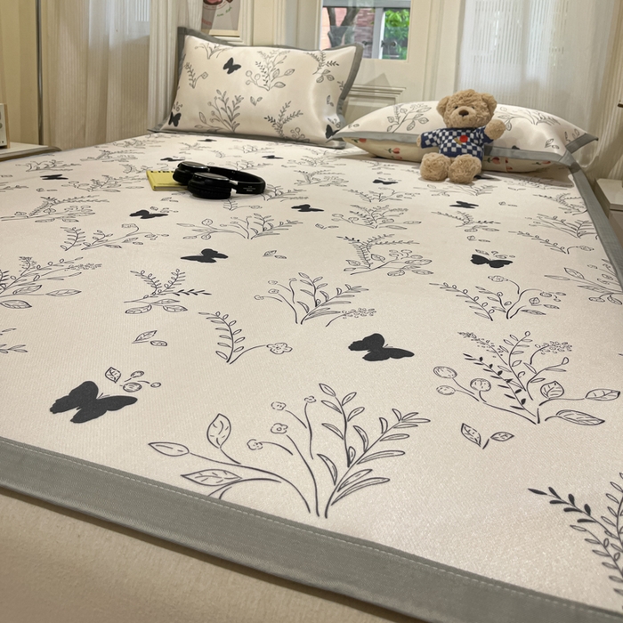 91家纺网 家纺一手货源 找家纺 慕澄家纺 2025新款小清新萌宠系列碳光冰丝凉席 幻蝶