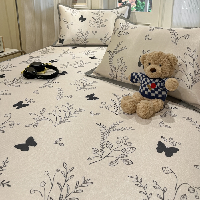 91家纺网 家纺一手货源 找家纺 慕澄家纺 2025新款小清新萌宠系列碳光冰丝凉席 幻蝶