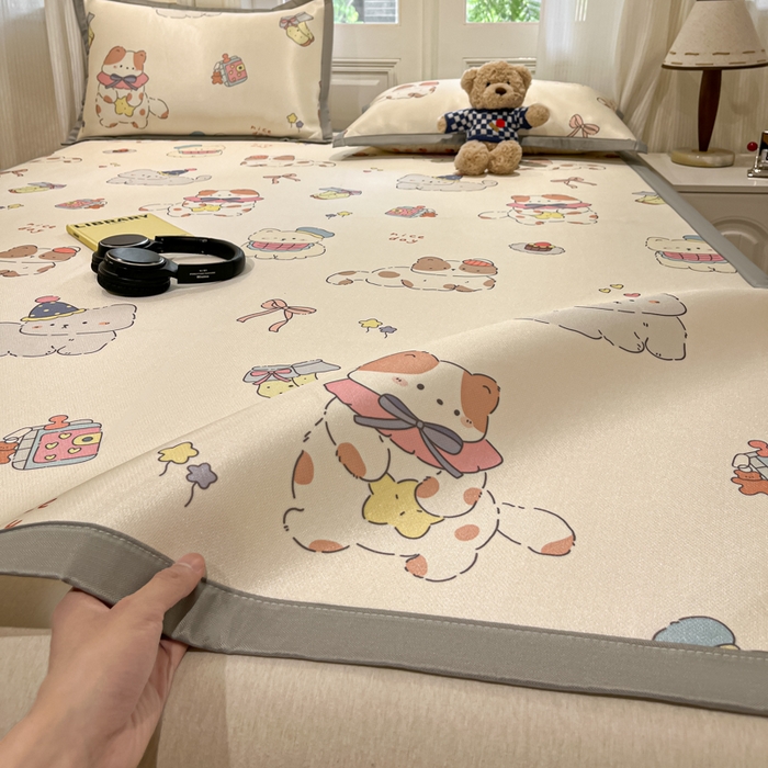 91家纺网 家纺一手货源 找家纺 慕澄家纺 2025新款小清新萌宠系列碳光冰丝凉席 猫猫礼物