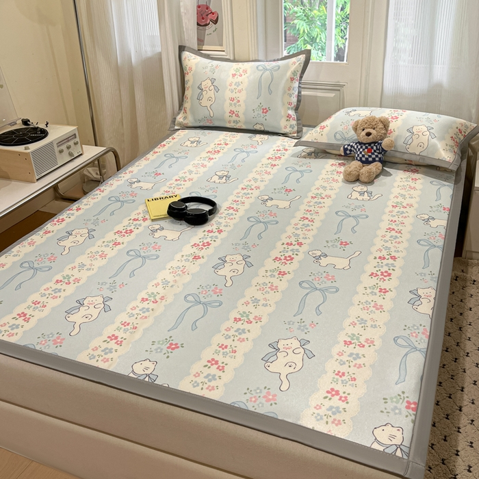 91家纺网 家纺一手货源 找家纺 慕澄家纺 2025新款小清新萌宠系列碳光冰丝凉席 撒娇猫咪