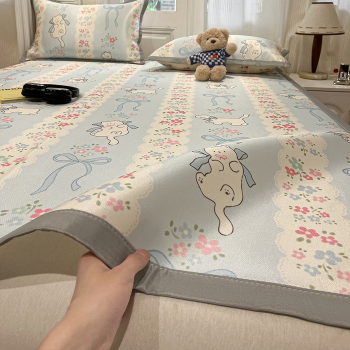 91家纺网 家纺一手货源 找家纺 慕澄家纺 2025新款小清新萌宠系列碳光冰丝凉席 撒娇猫咪