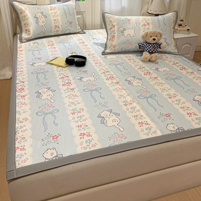 91家纺网 家纺一手货源 找家纺 慕澄家纺 2025新款小清新萌宠系列碳光冰丝凉席 撒娇猫咪