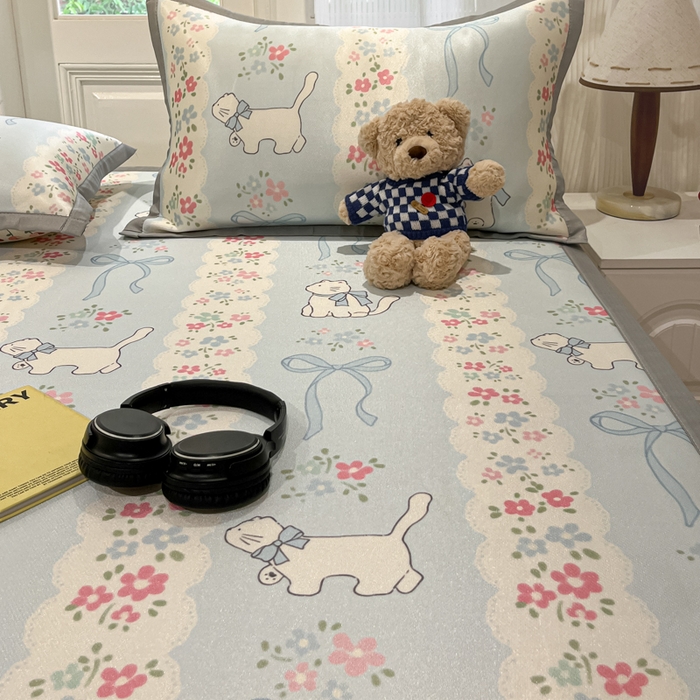 91家纺网 家纺一手货源 找家纺 慕澄家纺 2025新款小清新萌宠系列碳光冰丝凉席 撒娇猫咪