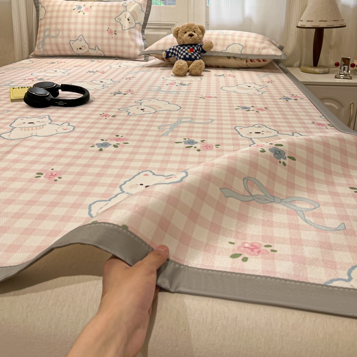 91家纺网 家纺一手货源 找家纺 慕澄家纺 2025新款小清新萌宠系列碳光冰丝凉席 西高地