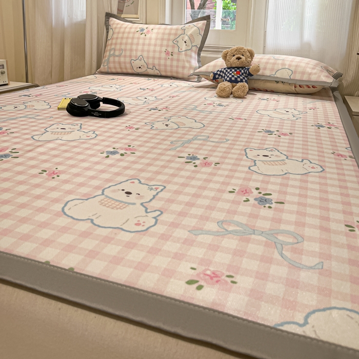 91家纺网 家纺一手货源 找家纺 慕澄家纺 2025新款小清新萌宠系列碳光冰丝凉席 西高地