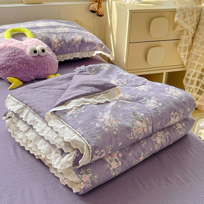 91家纺网 家纺一手货源 找家纺 恋之语 2025春夏新款云感全棉纯棉花边款夏被夏凉被空调被四件套套件 豆蔻